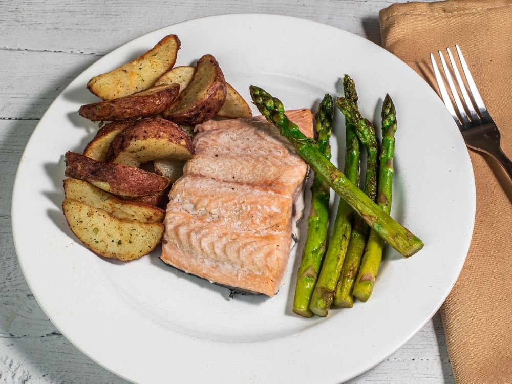 Salmão com Batata Doce Assada